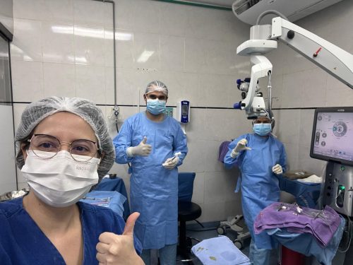 Dr. Gustavo Lustosa e sua equipe.